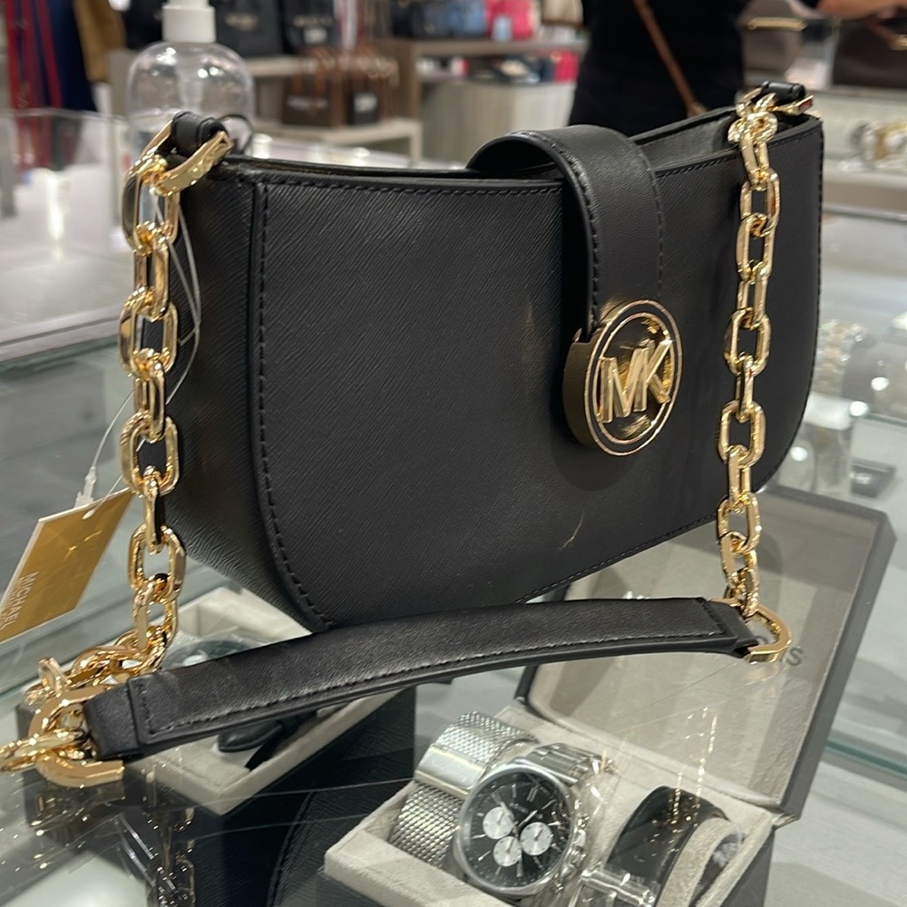 MICHAEL KORS
Carmen Small Shoulder Pochette Bag
Black 
NWT - Picture 14 of 16